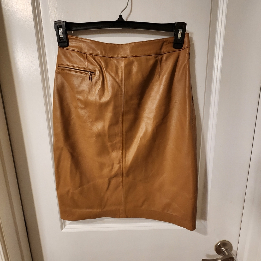 Urchin size 6 brown soft leather skirt with pocket and back slit